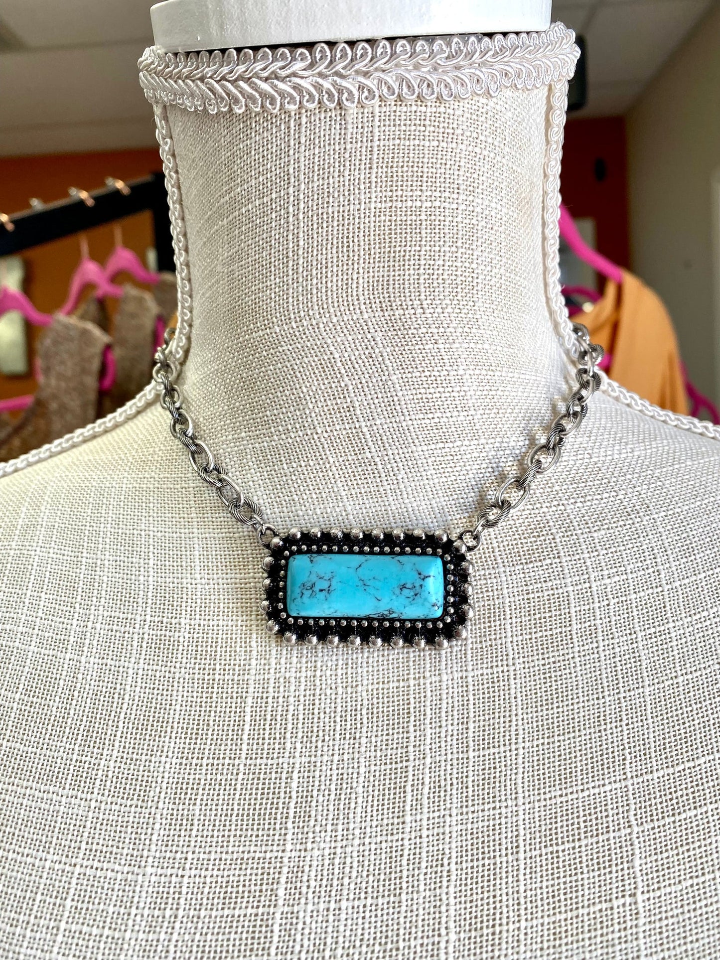 Straight and narrow necklace