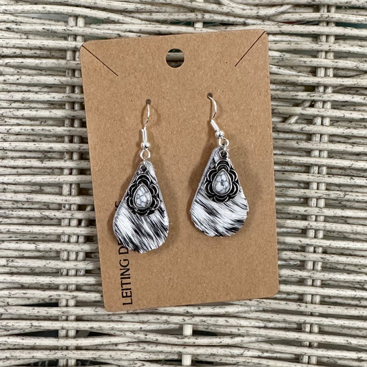 Small Black and white teardrop earring