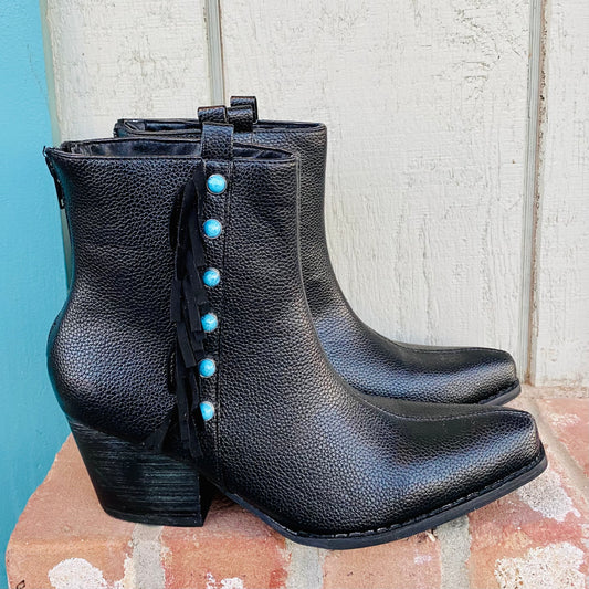 Two steppin' sweetheart bootie