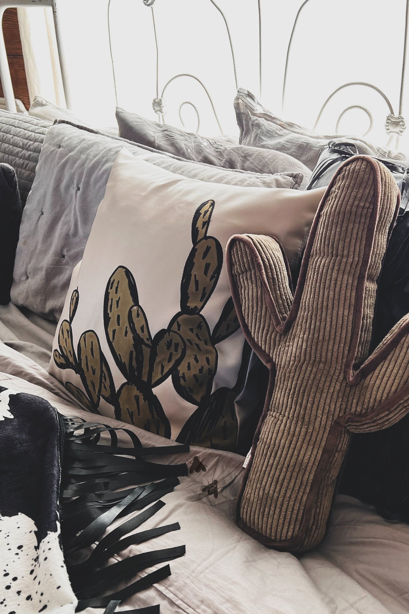 Crazy cacti Pillow